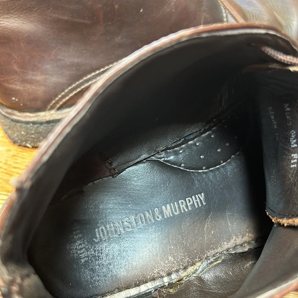 Johnston & Murphy sheepskin chukka boots. Size 9.5. Brown leather, crepe soles.